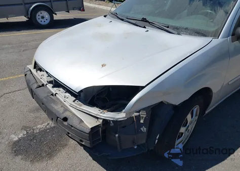 2005 Ford Focus Zx4 z USA, uszkodzony, nr VIN 1FAFP34N35W257578